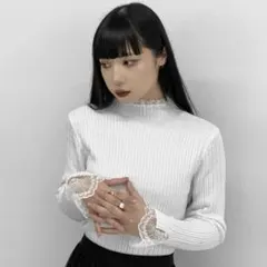 【完売品】 LVEU. レースレイヤードハイネックリブトップスのサムネイル