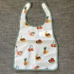 ジェラートピケ　フルーツ柄　お食事エプロン