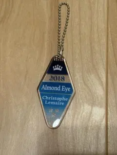三冠馬PVCモーテルキーホルダー アーモンドアイ