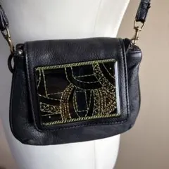 パピヨネ本革ミニショルダーバッグ