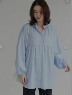 ショコラフィネローブ　スタンドカラー紐付きチュニックブラウスのサムネイル