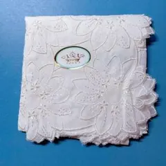 新品タグ付き TOCCA トッカ レースハンカチ 総刺繍 大判 ホワイト 白のサムネイル