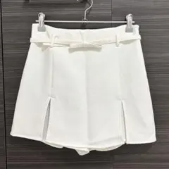 ホワイト スリット入り パンツスカート