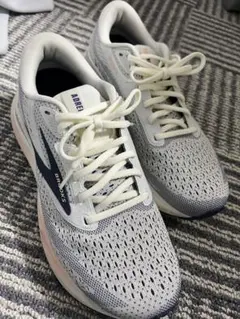 Brooks レディーススニーカーアドレナリン　グレーピンク　26.0のサムネイル