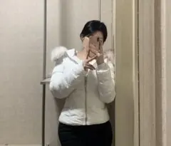 ダウンジャケット　白　ファー付き