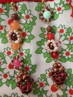 チョコレートカップケーキピアス ハンドメイド アシメビーズピアス