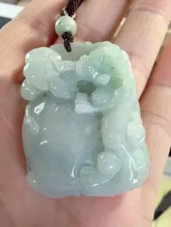 CS-0621天然本翡翠《本物保証》色々モチーフ両面彫刻 ペンダント