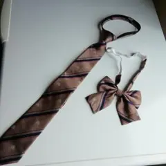 制服ネクタイ　リボン　ベージュ
