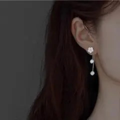 PA155【ゆらゆら桜】ピアス　大人女子　輝く　上品　クリスタル　シルバー