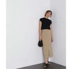 ナチュラルビューティーベーシック　フラップポケットナロースカート　ベージュ　M