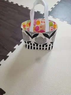 ハンドメイド 幾何学模様の小型トートバッグ