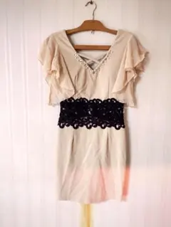 エレガントなナイトドレス ベージュ