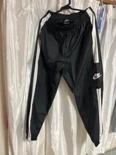 Nike ブラックジャージパンツ サイドストライプ