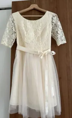 結婚式　余興　アイボリー レース Aラインドレス