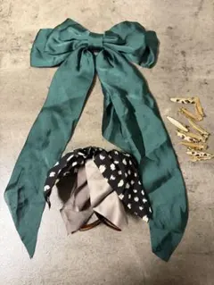新品未使用品　グリーンリボンバレッタとドット柄ヘアアクセサリーセット