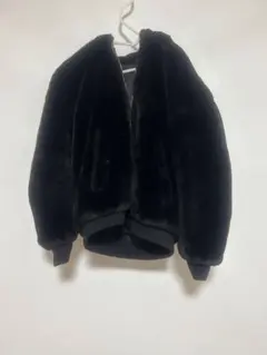 【難あり】ZARAリバーシブルジャケット フード付きファー 黒 M〜Lサイズ相当のサムネイル