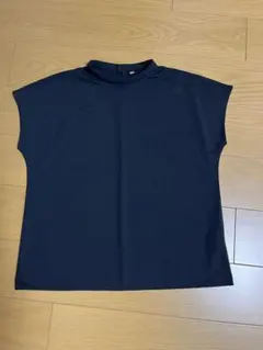 UNIQLO 黒 ハイネック 半袖トップス