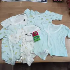 恐竜柄、無地の短肌着とミトンセット