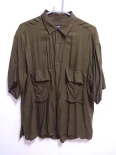 COMME CA ISM オリーブ色 半袖シャツ M
