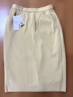 新品　MARSA RENOWN タイトスカート ベージュ Lサイズのサムネイル