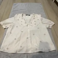 ZARA ビックカラー　レディース　白地ブラウス　Sサイズのサムネイル
