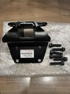 トヨタ 純正 プラド FJクルーザーヒッチメンバー 牽引 フック キャリア