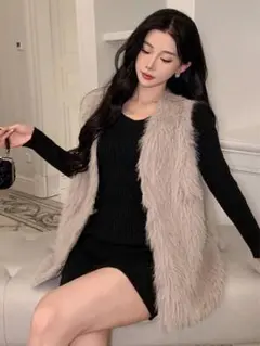 ファー素材 ベージュ ノースリーブ ベスト