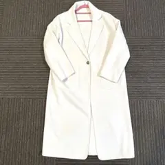 qout ホワイト ロングコート 前面ポケット付き春先まで