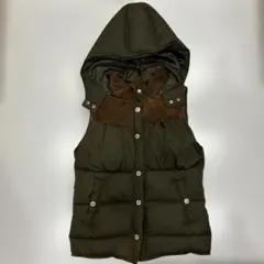 オリーブグリーン フード付きダウンベスト