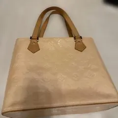 Item thumbnail for item 3293314c-86f9-4f81-8238-c353f850df4c