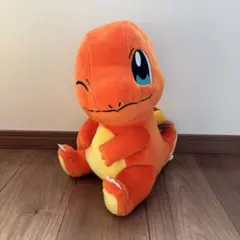 ポケモン　しっぽみてみて！めちゃでかぬいぐるみ　ヒトカゲ