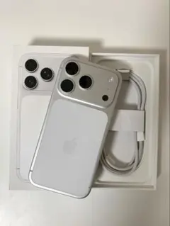 な*る様 iPhone17Pro MAX 未使用近い♡ - メルカリ