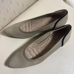 ☆アンコキーヌ　パンプス　ベージュのサムネイル