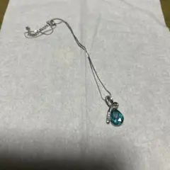 青色宝石のシルバーネックレス