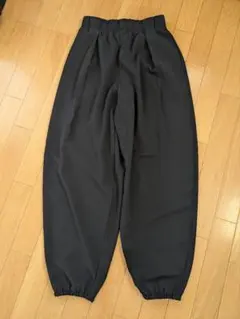 GU　ドレープバルーンパンツ