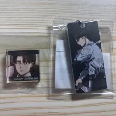 進撃の巨人　リヴァイ　アクキー　アクリルタイル　非売品　戦う背中　2点セット