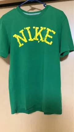 NIKE 緑色 Tシャツ[最終値下げ]