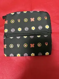 ANNA SUI 蝶と花のプリントポーチ