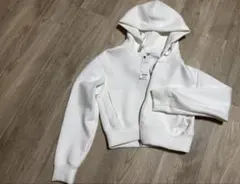 ホワイト Sサイズ パーカー
