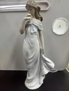 LLADRO リヤドロ 【甘い香り】6918