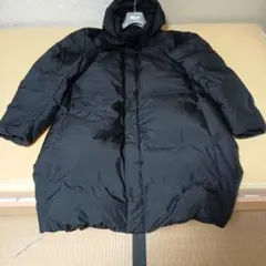 ユニクロ シームレスダウンコート。　黒 サイズ4XL BIGサイズのサムネイル
