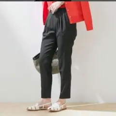 美品　INDIVI ウエストゴムタックテーパードパンツ　xxxs　スミクロのサムネイル