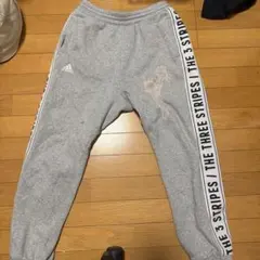 adidas グレー ジョガーパンツ