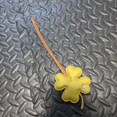 Tory Burch トリーバーチ　レザー クローバーバック チャーム