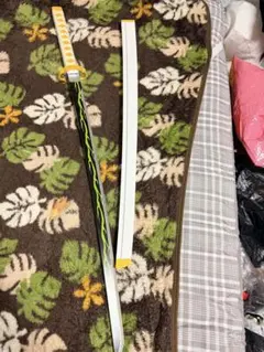 鬼滅の刃　我妻善逸　コスプレ　武器　日輪刀