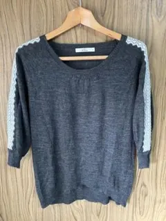 【ikka】ダークグレー　七分袖薄手ニット　M レディース