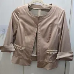 クレージュ、７部丈ノーカラージャケット ベージュ