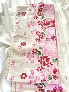 花柄　浴衣　ピンク　赤　白
