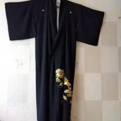 黒留袖 木の刺繍のサムネイル