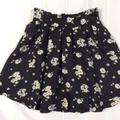 た*お様 新品！未使用品　リズリサ　シンデレラ柄　フラワープリント フレアスカー お急ぎ便 ディズニー プリザーブドフラワー「プリンセス